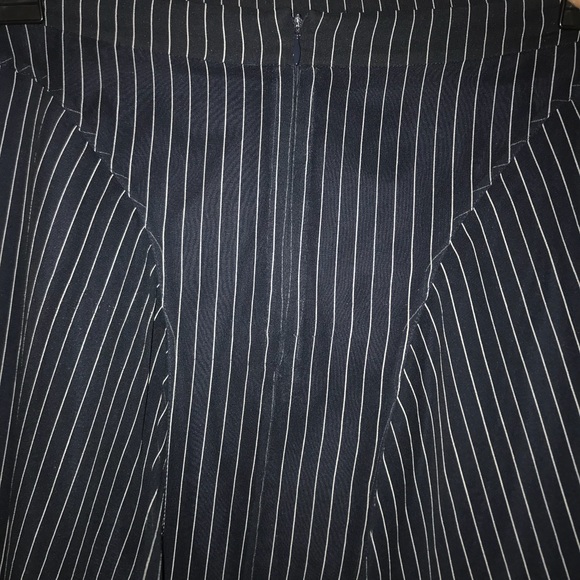 Club Monaco skirt - Picture 2 of 3